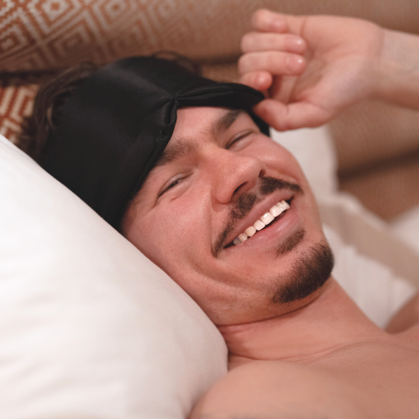 Ovaerプレミアム・アイマスク【Pitch Black】